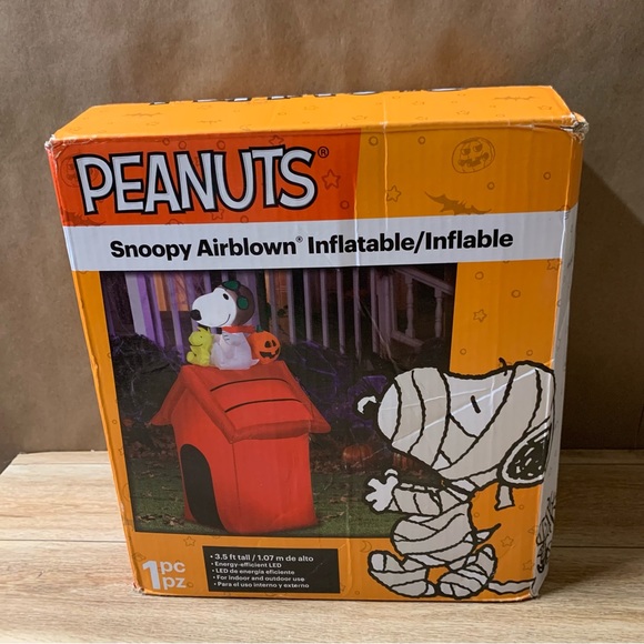 Gemmy Holiday New 35 Ft Stand Up Snoopy Airblown Peanuts Halloween